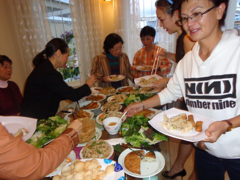 La rencontre a eu lieu autour d'un délicieux buffet préparé avec amitié