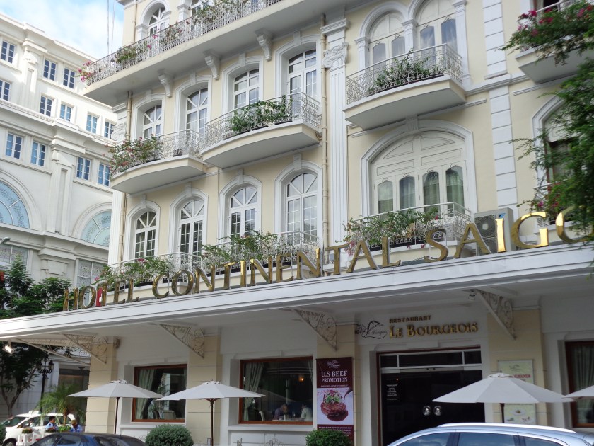L'hôtel Continental, construit en 1880. André Malraux, Graham Greene y ont séjourné....