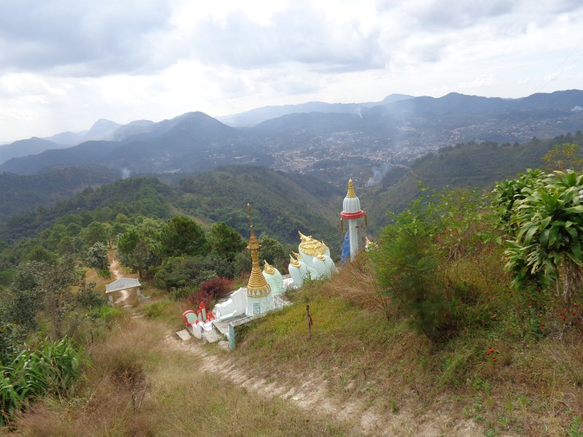 Pagode qui surplombe Kalaw 