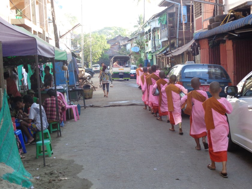 Yangon, le matin, quartier Pazundaung