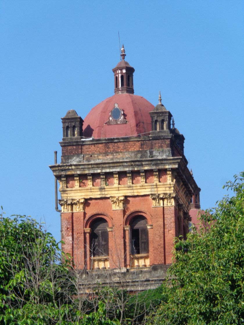 La Tour de l'ancien Secrétariat, siège du pouvoir colonial en Birmanie. C'et dans ce bâtiment qu'a été assassiné en 1947 le général Aung San, père de Aung San Suu Kyi.