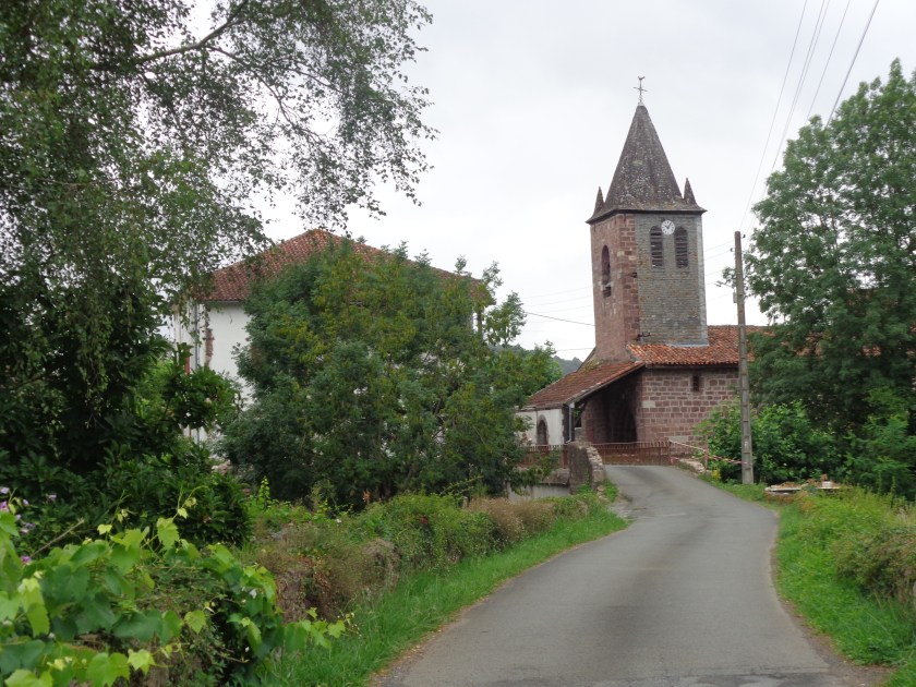 L'église Madeleine dans le bourg de St-Jean-le-Vieux