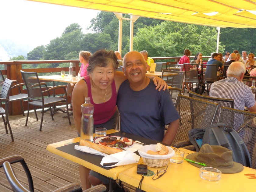 Refuge d'Orisson, mardi 14 juillet, et dégustation, ci-dessous, d'un plat de boudin noir accompagné de pipérade... 