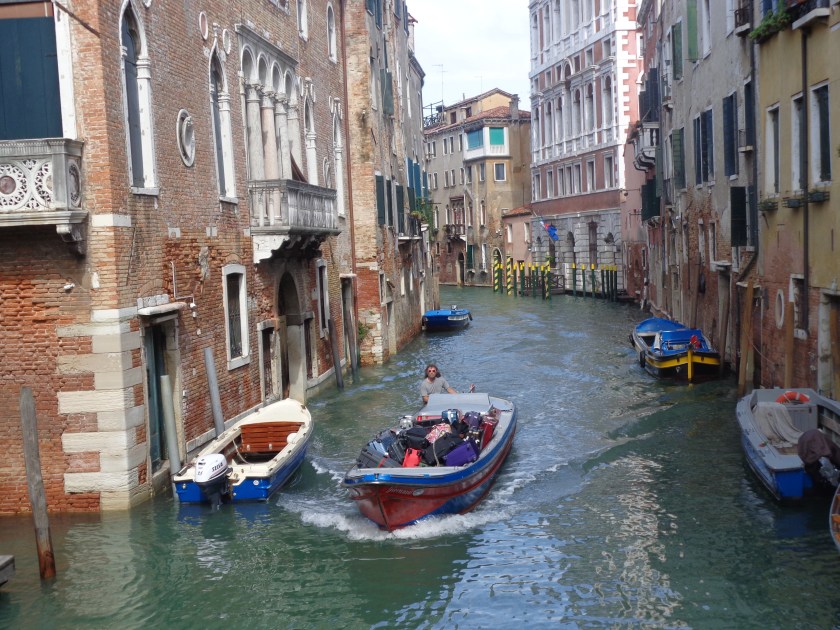 Transport de bagages, sestieri San Polo.