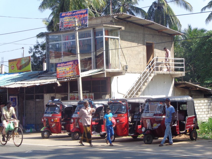 Une scène typique de rue sri-lankaise...