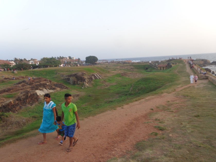 Sur les remparts de Galle, au crépuscule, samedi 7 janvier