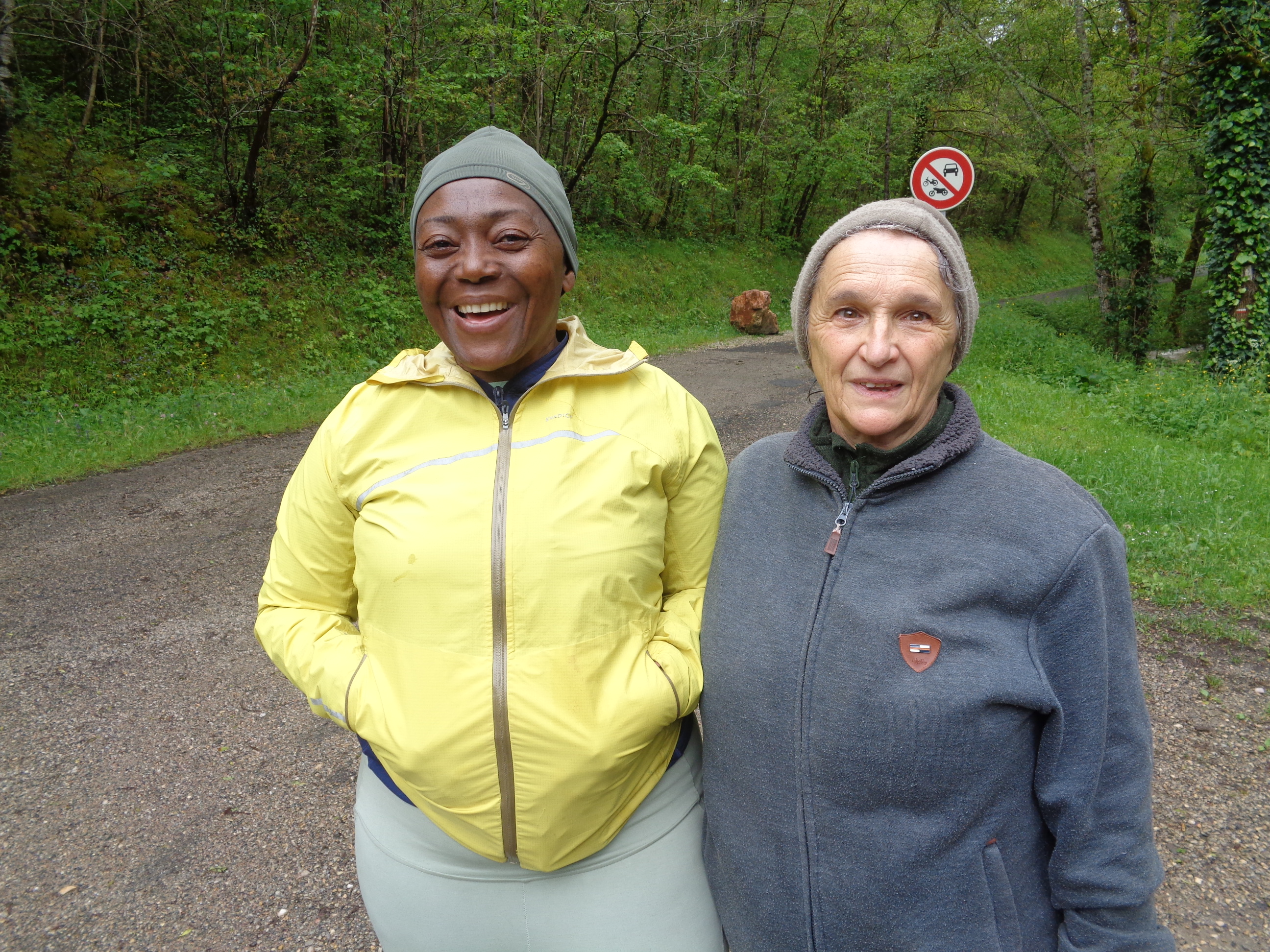 6 mai 2024 Théorine 5Cameroun) et Françoise en quittant Figeac