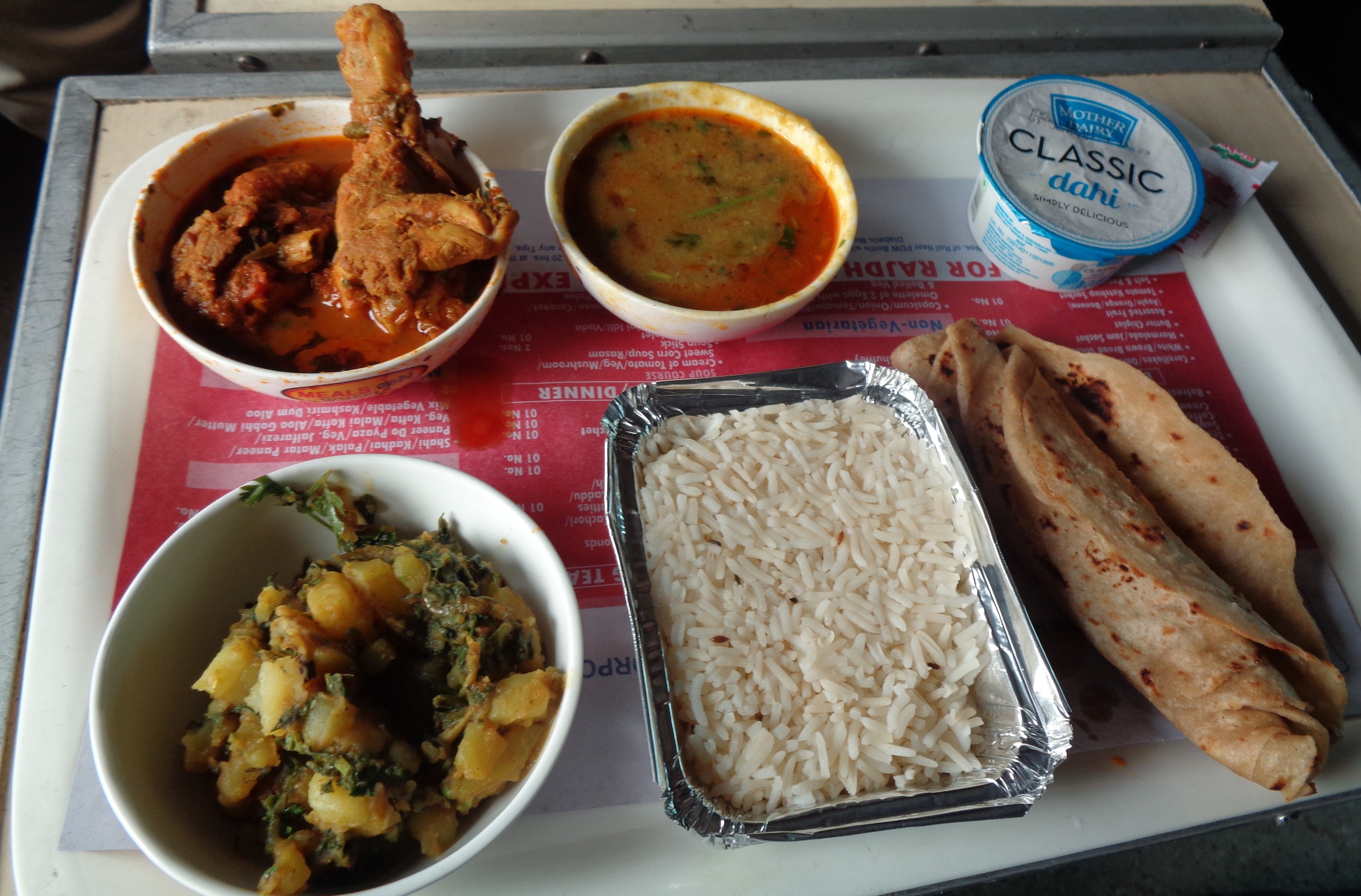 … et dîner à bord du Rajdhani Express